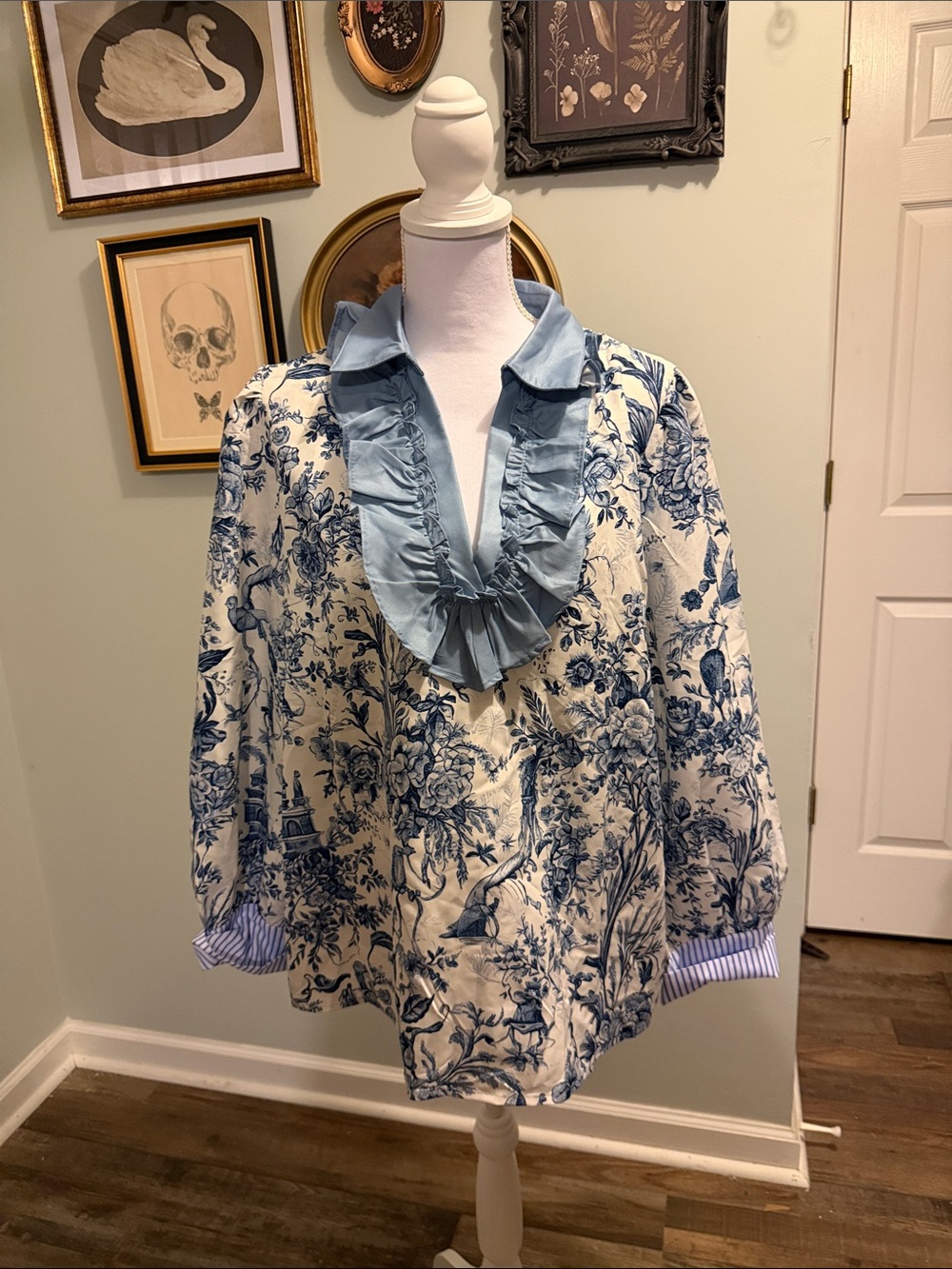 SHEIN Blue & White Floral Ruffle-Collar Blazer Jacket